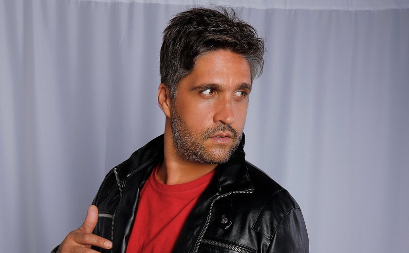 Léo Chaves regrava “Por Causa de Você”