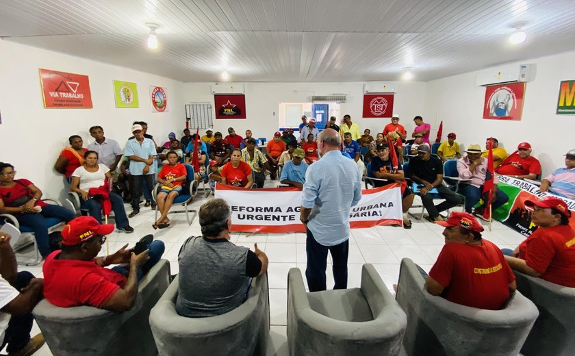 Camponeses da Frente Nacional de Lutas são recebidos pelo presidente do Iteral em dia de mobilização