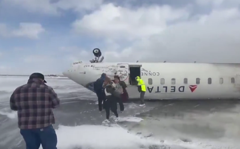 Acidente com avião da Delta durante pouso em Toronto, no Canadá, deixa ao menos 8 feridos