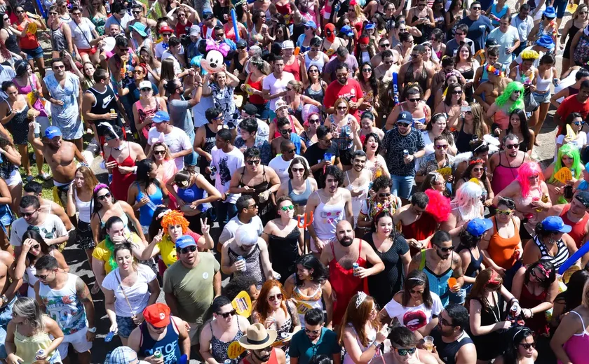 Carnaval estendido: quem ganha com a festa?