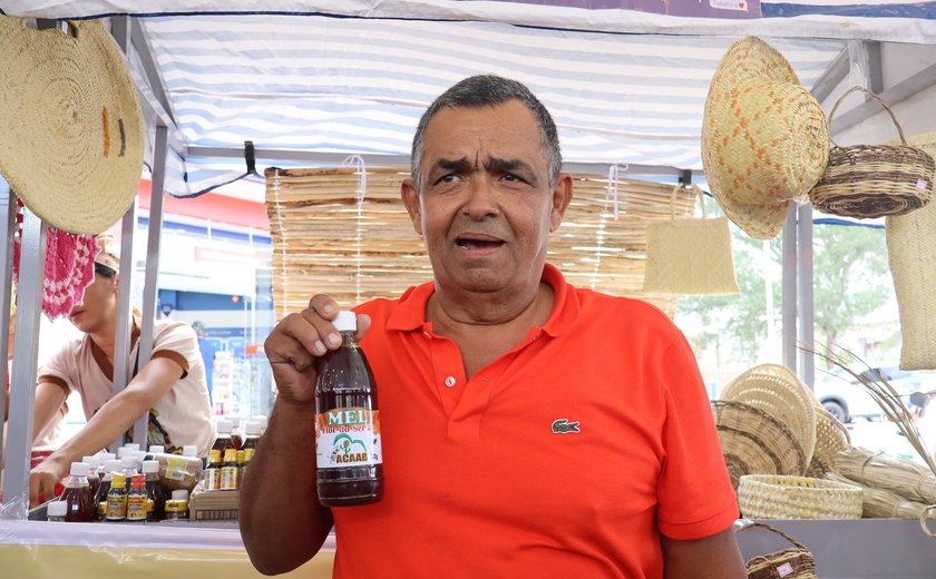 Apicultura do Alto Sertão gan ha destaque durante Circuito Regional de Feiras da Agricultura Familiar e Economia Solidária