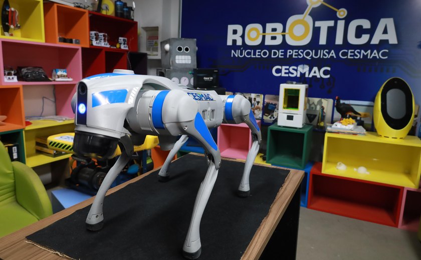 CESMAC inaugura nova fase de inovação com robô quadrúpede de alta tecnologia