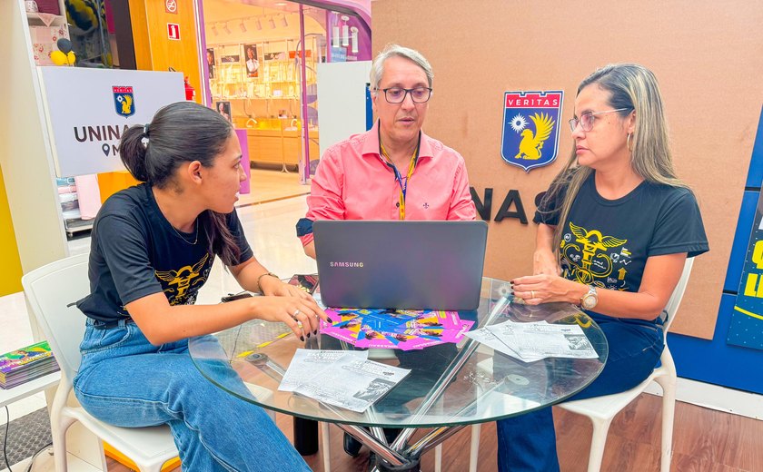 UNINASSAU orienta população sobre o IRPF no Shopping Pátio Maceió