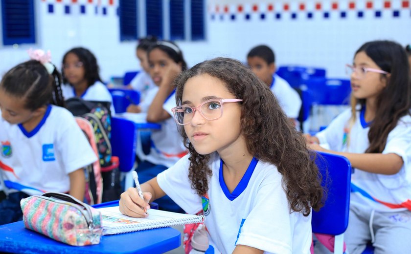 Secretaria de Educação apresenta plataforma de combate à evasão para gestores da rede estadual