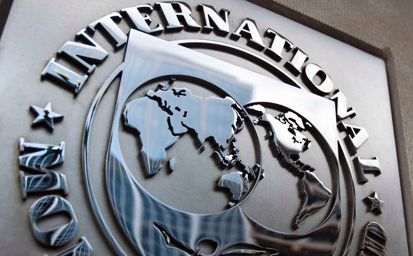 FMI estima que o Brasil terá rombo nas contas públicas até 2025