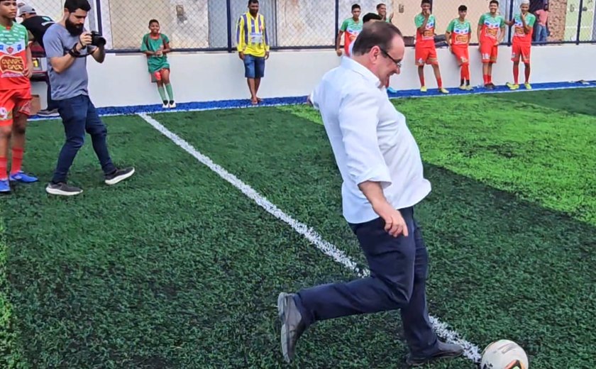 Arapiraca valoriza a juventude com a entrega de 15 ginásios, quadras e campos de futebol society