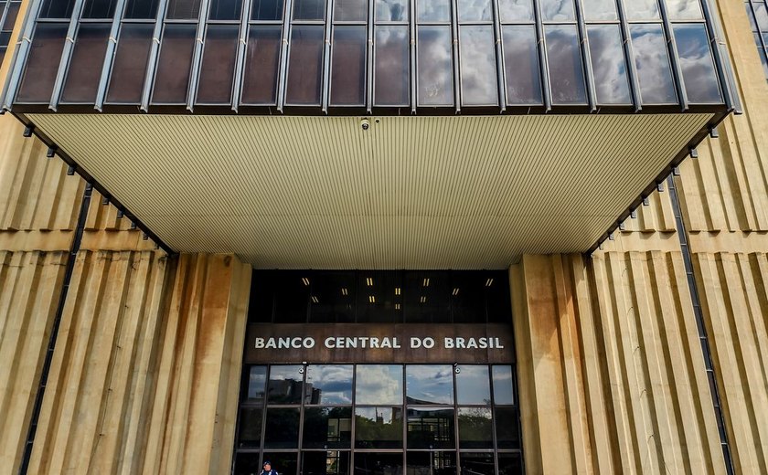 Mercado eleva previsão da inflação de 3,96% para 3,98% em 2024