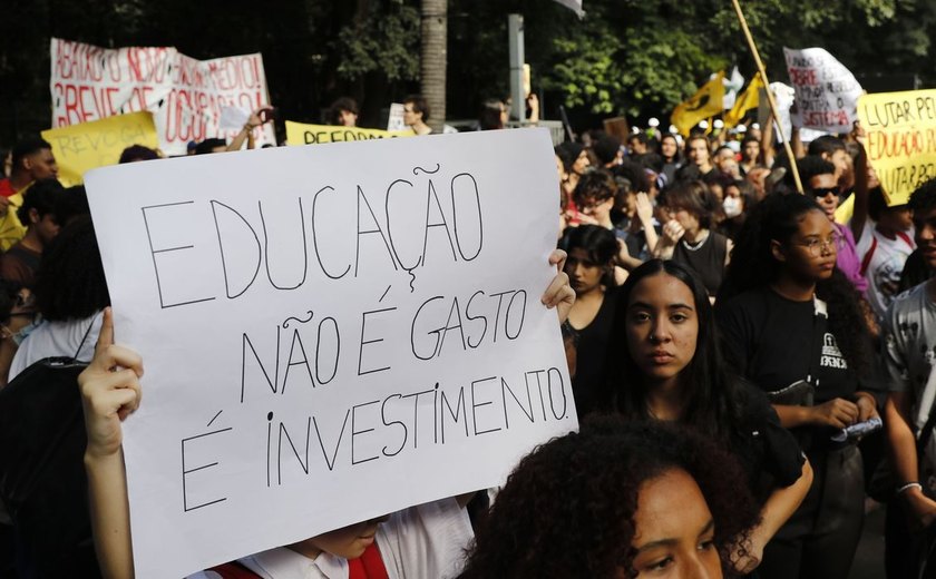 Dossiê mostra falta de direitos básicos para pós-graduandos no Brasil