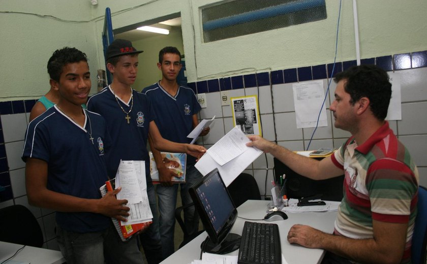 Jovens sertanejos buscam qualificação em cursos do Pronatec em Santana do Ipanema
