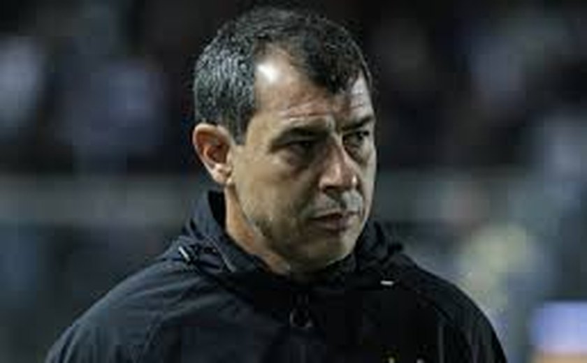 Sob pressão, Carille descarta mudança no esquema tático do Santos: 'Minha característica'