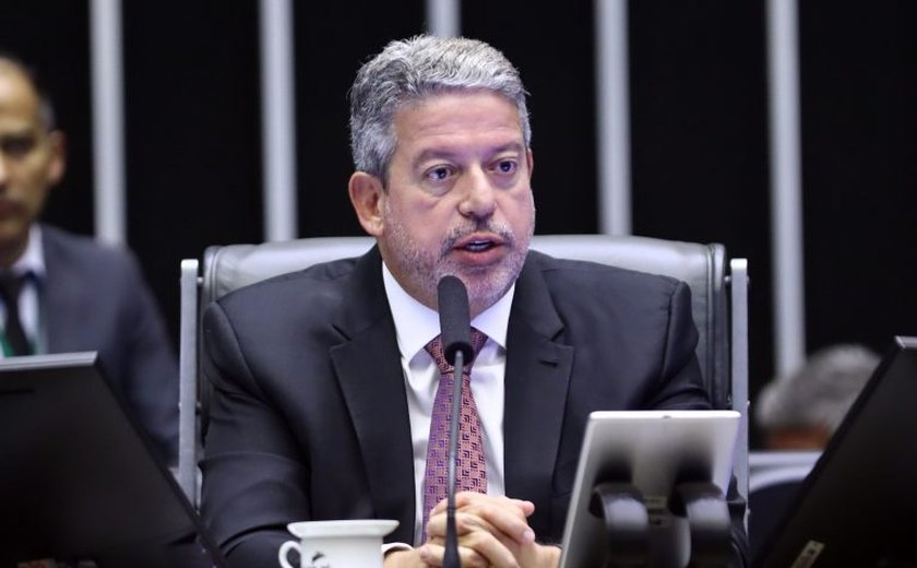 Lira diz que 'quase jogou a toalha' um dia antes da votação da reforma tributária na Câmara