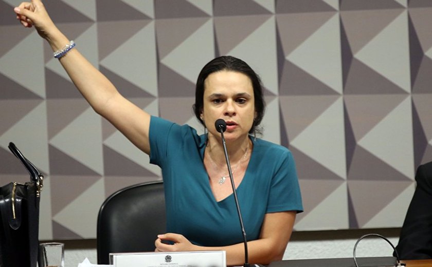 Janaina Paschoal: &#8216;reação de Flávio parece a de Aécio e a de Lula&#8217;