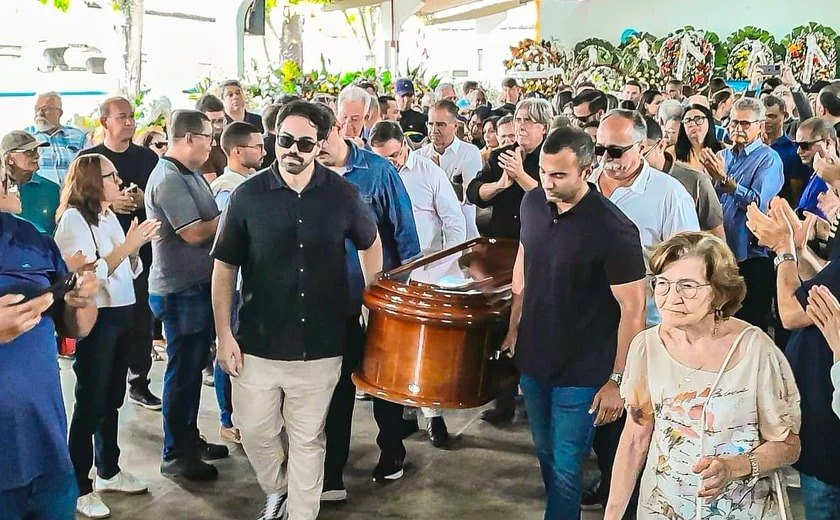Arapiraca se despede do professor Moacir Teófilo, referência na Educação