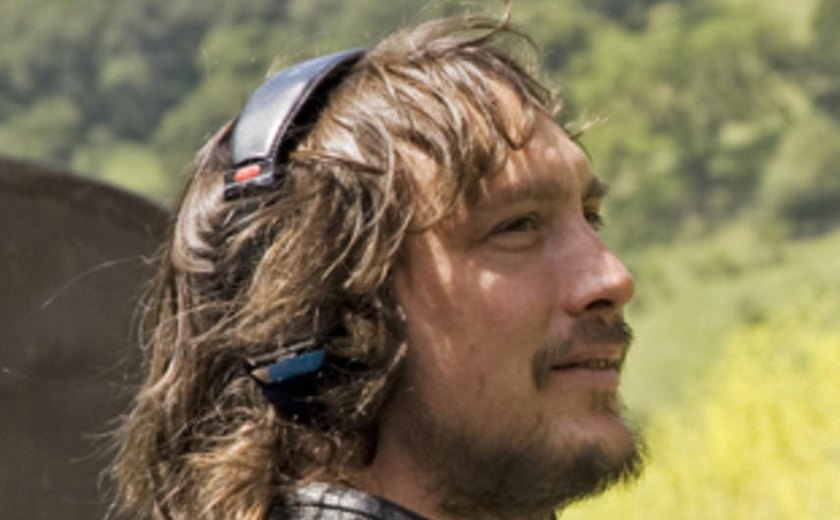 Nicolas Becker conta como foi reproduzir a surdez em filme cotado para o Oscar