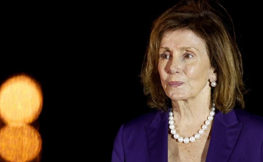 Nancy Pelosi declara apoio à candidatura de Kamala Harris