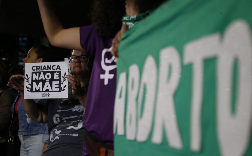 Saiba como é a legislação sobre aborto pelo mundo