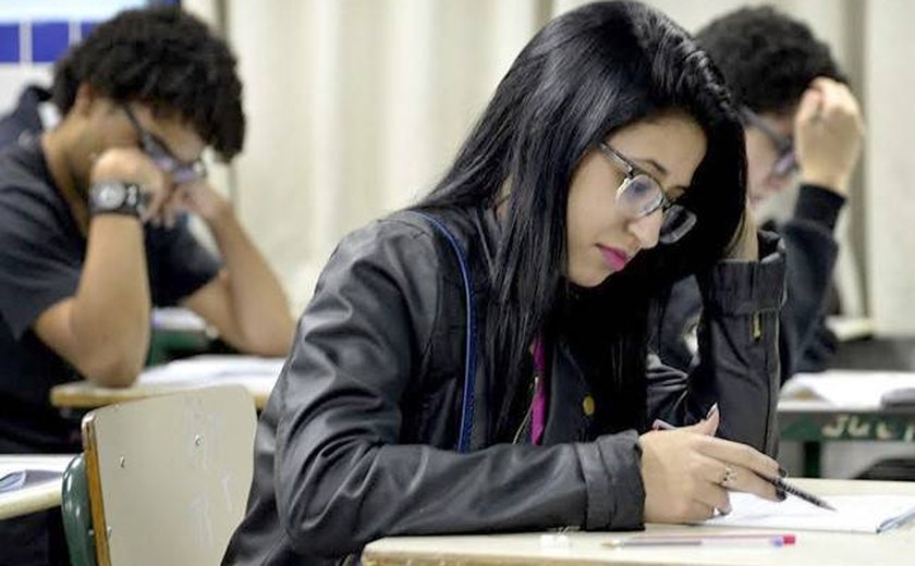 CAE aprova medidas para evitar evasão na educação superior
