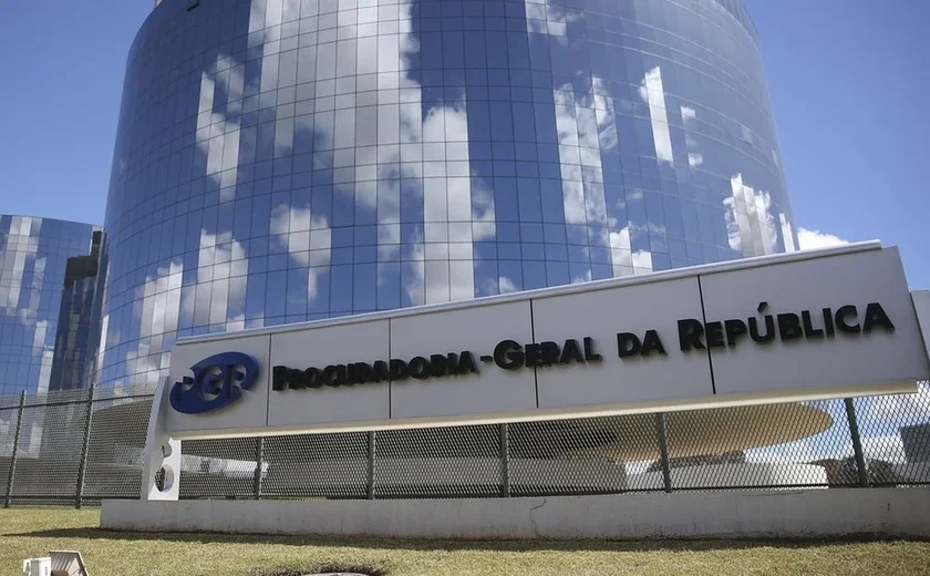 Prerrogativas pede que PGR investigue Moro e Deltan; senador diz que grupo só defende bandidos