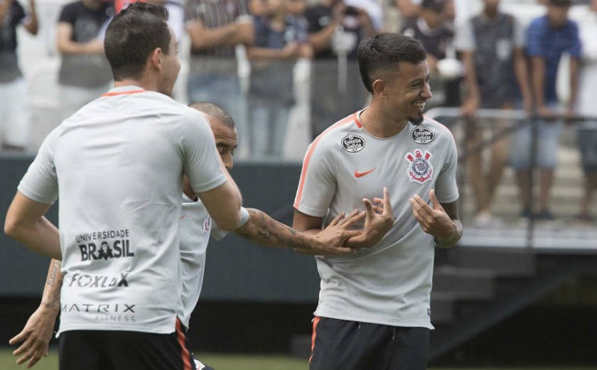 Com Mateus Vital e Lucca, Corinthians deve ter time misto contra o Botafogo-SP