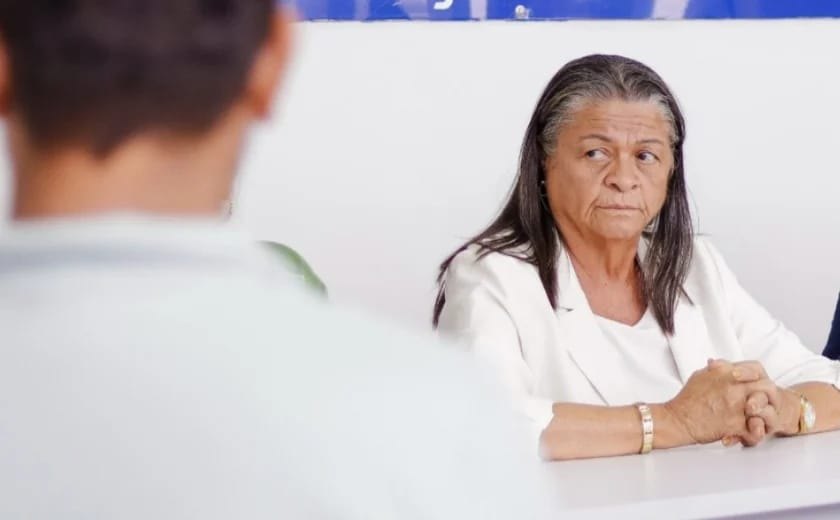 Prefeita Luísa Duarte veta criação de loteria municipal e parte de projeto sobre funcionamento do comércio