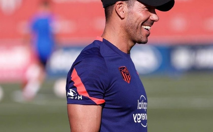 Simeone renova contrato e pode completar 15 anos no comando do Atlético de Madrid