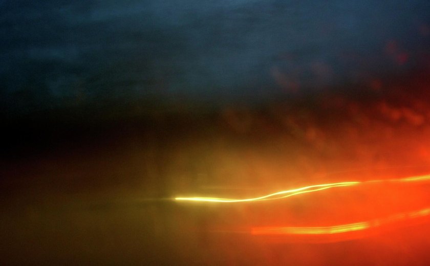 Cientistas transformam pela 1ª vez a luz em um sólido que flui como líquido