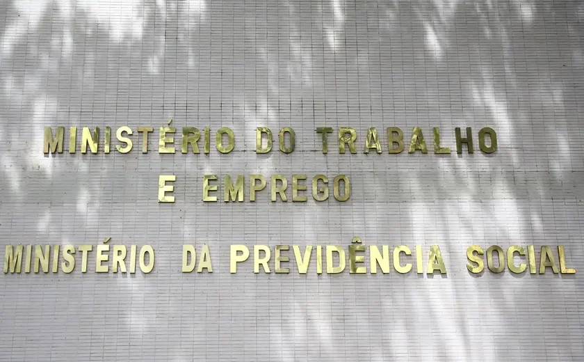 Número de jovens que não estudam nem trabalham cresce para 5,4 milhões