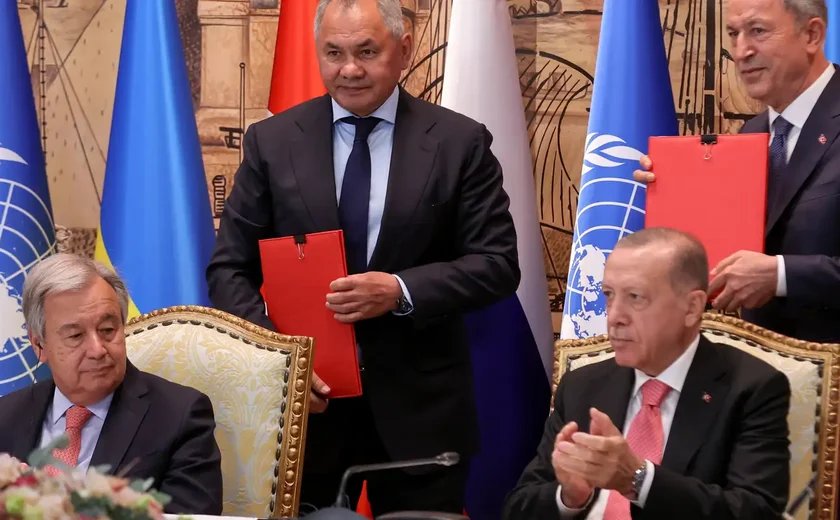 Inicia-se o encontro trilateral entre as delegações de Rússia, Ucrânia e Turquia, em Istambul