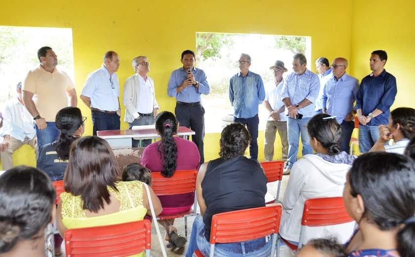 Prefeito de Palmeira e presidente da Casal visitam comunidades e garantem chegada de água encanada