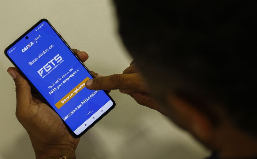 Trabalhadores vão receber parte do lucro de R$ 15,2 bilhões do FGTS