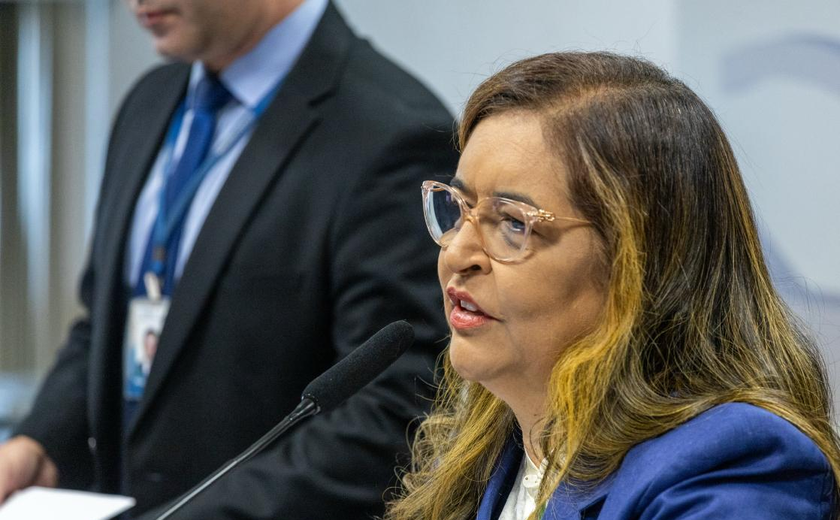 Senadora Eudócia Caldas comemora vacinação contra o câncer no Reino Unido