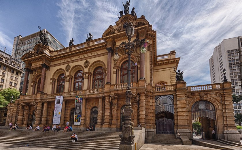 Exposição no Municipal presta tributo aos modernistas de 22