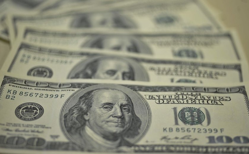 Contas externas têm saldo negativo de US$ 5,88 bilhões em outubro