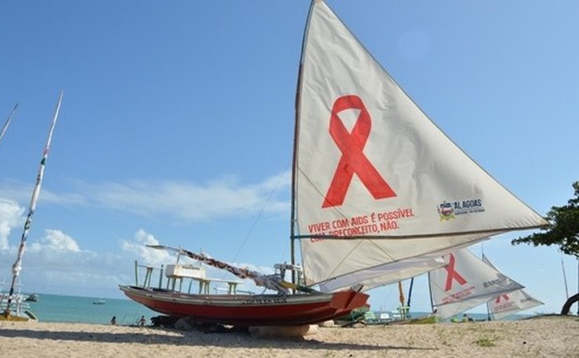 Campanha da luta contra Aids se estende na temporada de verão em Maceió