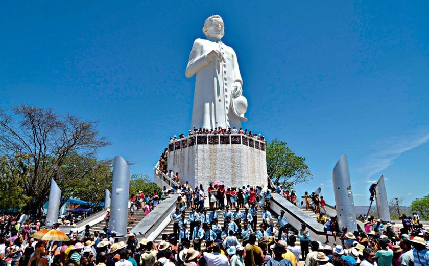 Avanço na beatificação de Padre Cícero: fase diocesana pode ser concluída ainda este ano