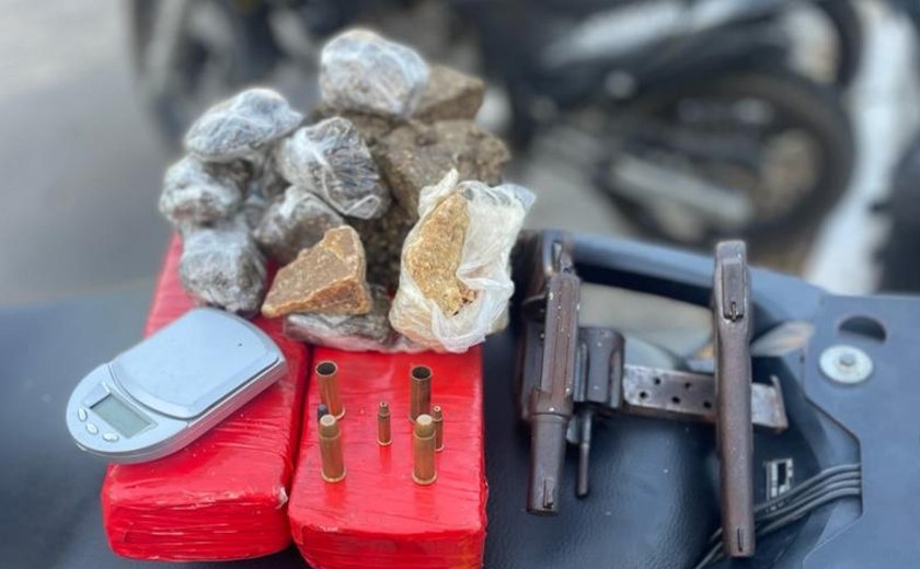 Companhia de Raio apreende duas armas e mais de 2,5kg de drogas durante ação no Vale do Reginaldo