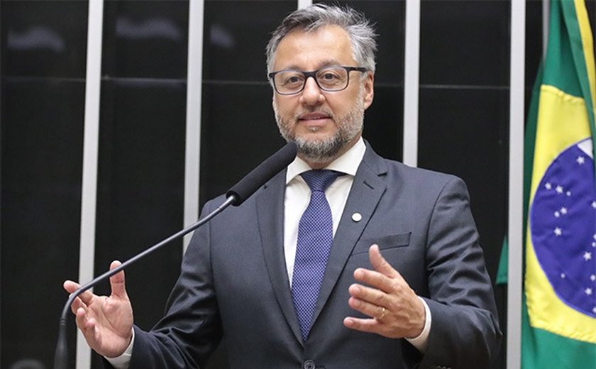 Comissão aprova projeto para garantir contrato em braile para pessoa com deficiência visual