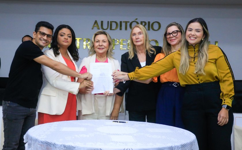 Seduc participa da assinatura do Termo de Cooperação do programa Todo Dia é 18 de Maio