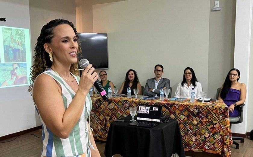 Egressa do curso de Fonoaudiologia da Uncisal conquista o título de professora titular da instituição