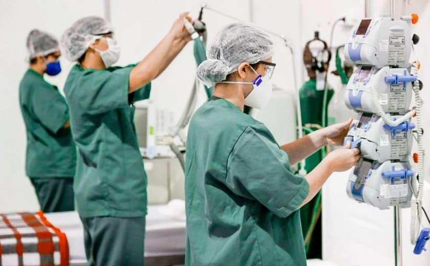 87% dos médicos relatam ter contraído covid ou conhecem quem teve há dois meses