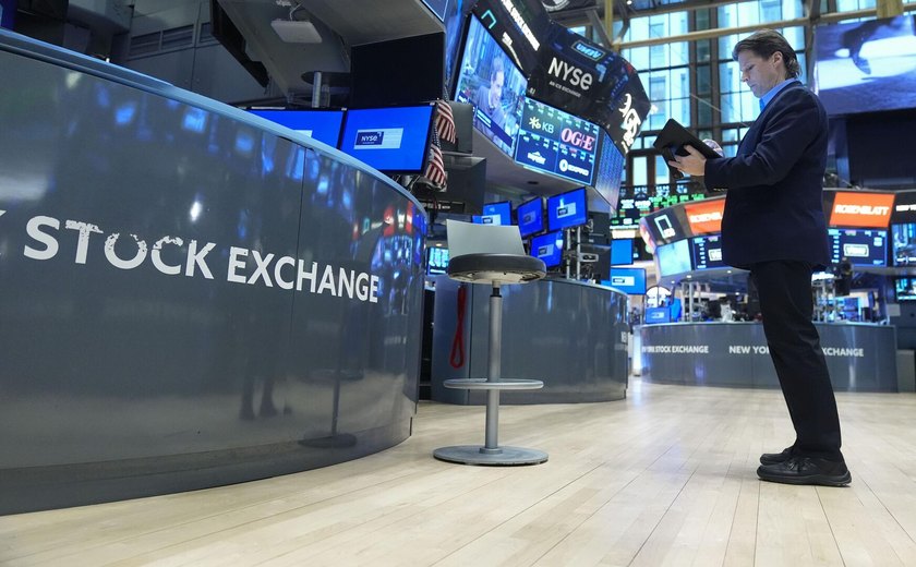 Wall Street vive uma 'segunda-feira sombria' em meio a temores de recessão nos EUA