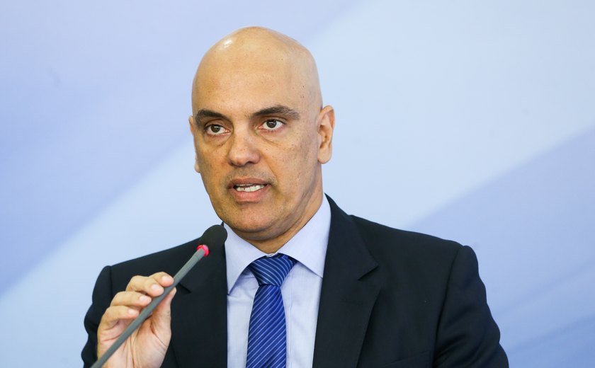 Moraes, do STF, ordena PF a fazer buscas em dez alvos do inquérito de fake news
