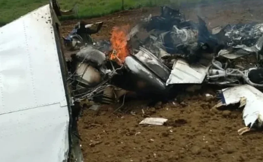 Avião cai em São José do Rio Preto, no interior de SP