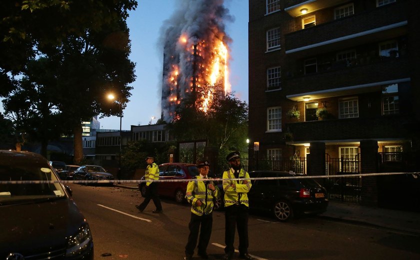 &#8221;Fui acordado por gritos de não pule!&#8221; testemunhas relatam inferno de incêndio em prédio de Londres