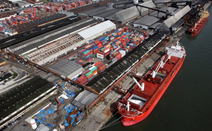 Balança comercial tem superávit comercial de US$ 6,711 bilhões em junho, maior que o esperado