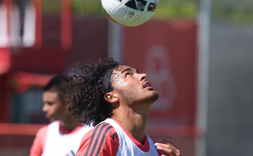 Guarani contrata meia Estevão, do Internacional, por empréstimo para Série B