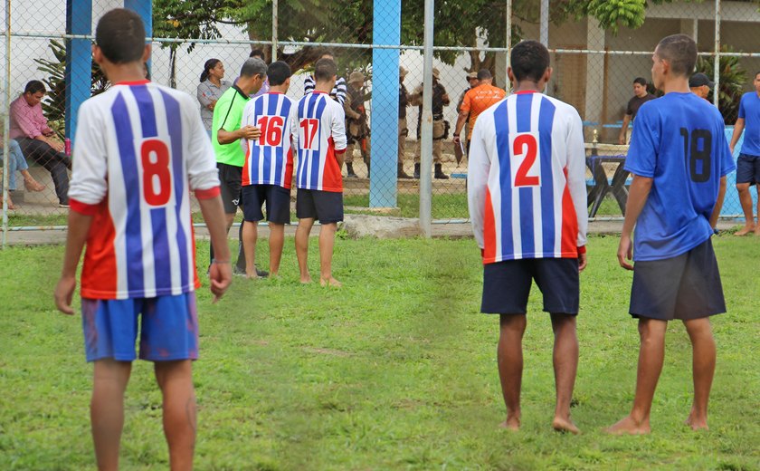 Adolescentes participam de final do Campeonato de Futebol Socioeducativo