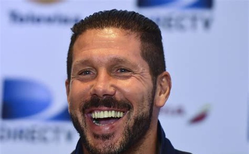 Simeone defende estilo do Atlético e rebate críticos: ‘Peixe morre pela boca’
