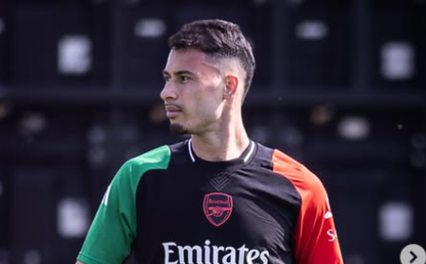 Arsenal, com gol de Martinelli, empata com o campeão Liverpool após estar perdendo por 2 a 0