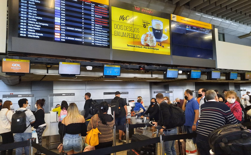 MPF estuda como liberar cerca de 400 estrangeiros retidos no aeroporto de Guarulhos